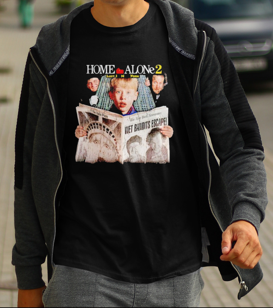 HOME ALONE 2 LOST IN NEW YORK WET BANDITS ESCAPE NEW YORK NEWSPAPER T-Shirt