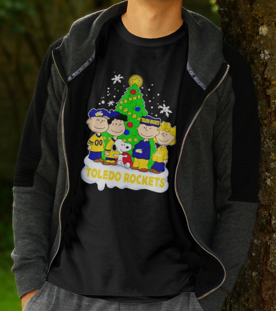 Peanuts Toledo Rockets Christmas Tree With Snoopy And Friends T-Shirt