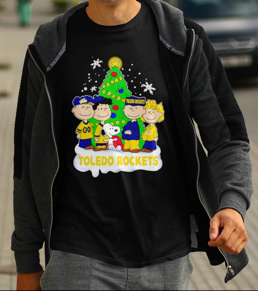 Peanuts Toledo Rockets Christmas Tree With Snoopy And Friends T-Shirt