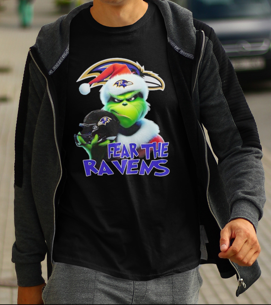Grinch Wearing Santa Hat Holding Baltimore Ravens Helmet Fear The Ravens T-Shirt