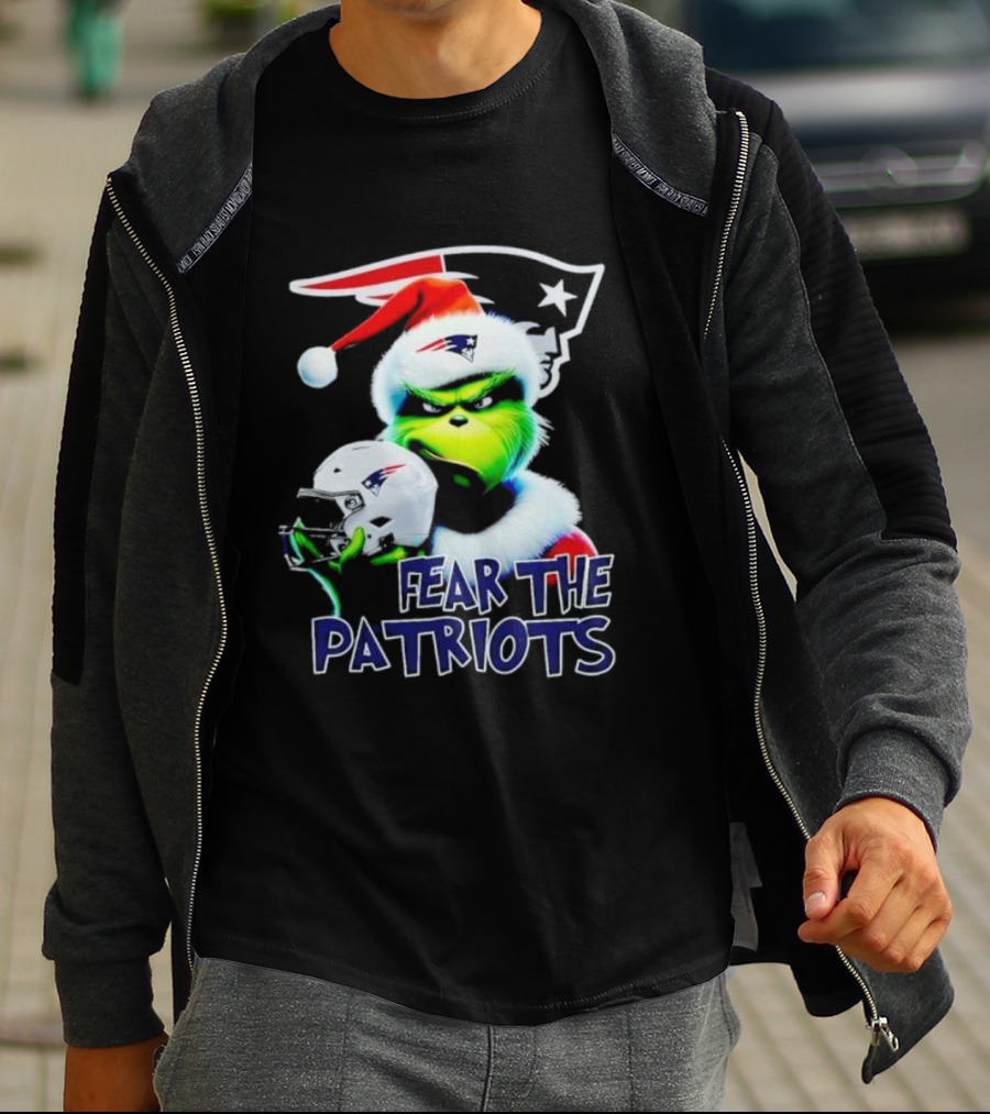Fear The Patriots Santa Grinch New England NFL T-Shirt