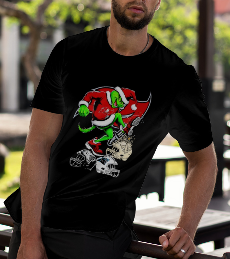 Tampa Bay Buccaneers Grinch Santa Stomping NFL Helmets Funny Christmas T-Shirt