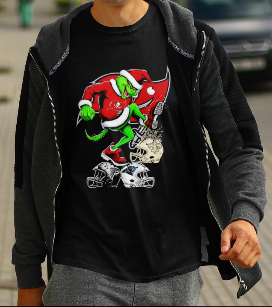 Tampa Bay Buccaneers Grinch Santa Stomping NFL Helmets Funny Christmas T-Shirt