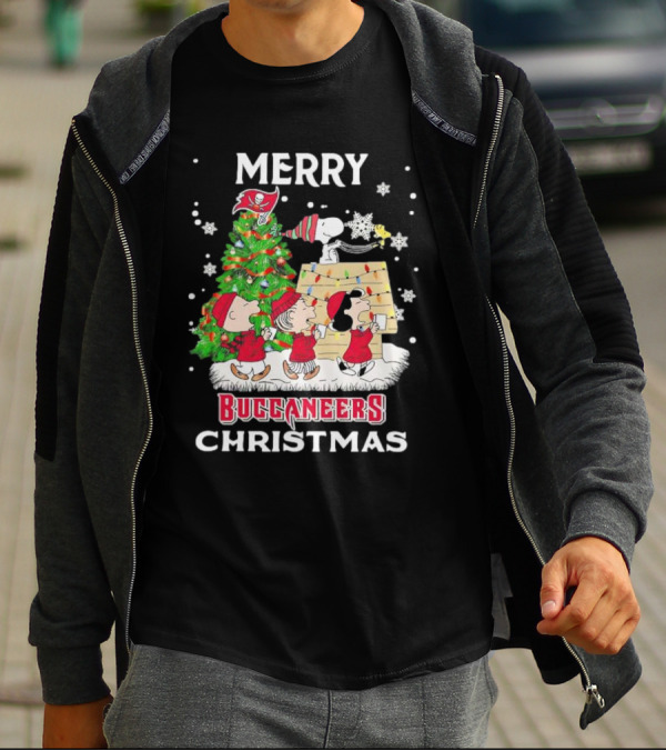 Merry Christmas Peanuts Characters Tampa Bay Buccaneers T-Shirt