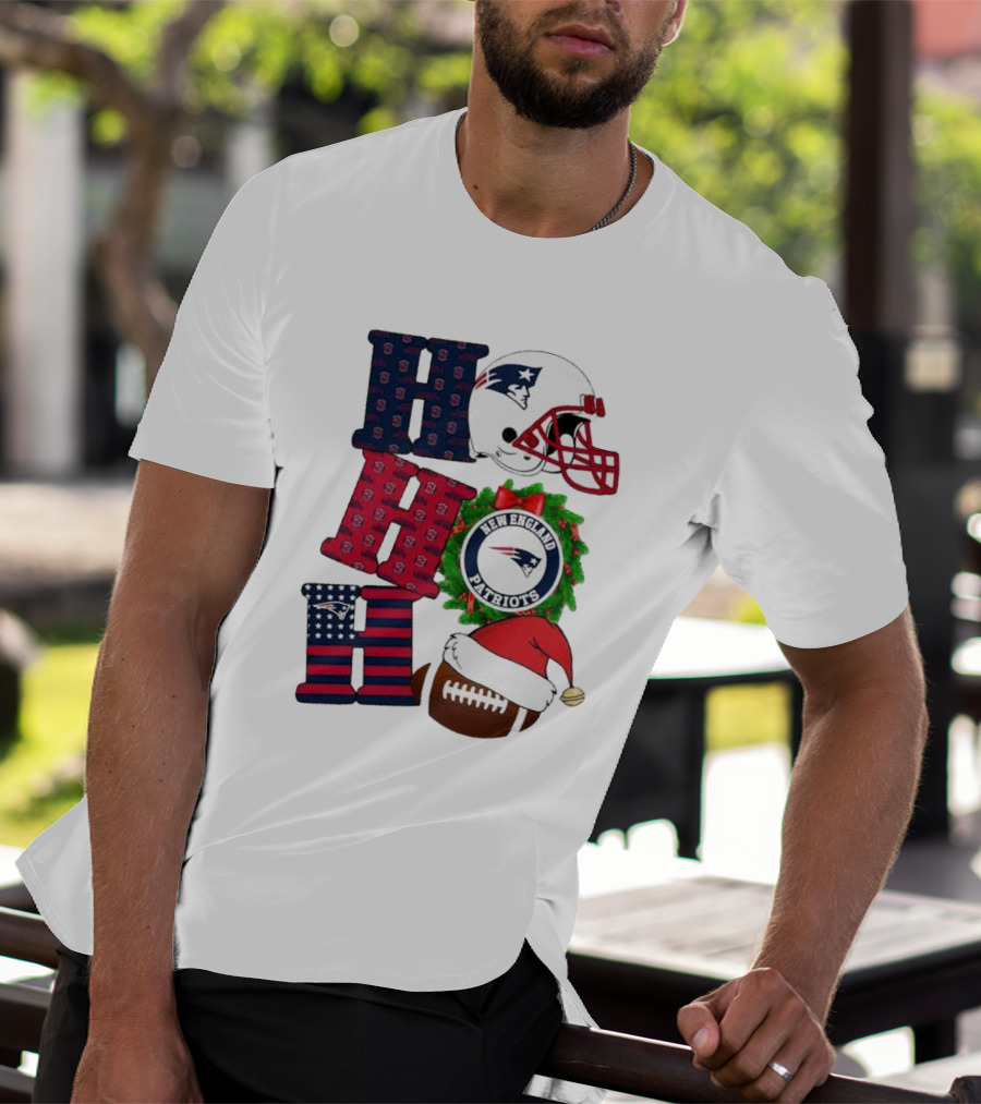 New England Patriots Ho Ho Ho Merry Christmas Football Helmet Wreath Santa Hat Football T-Shirt