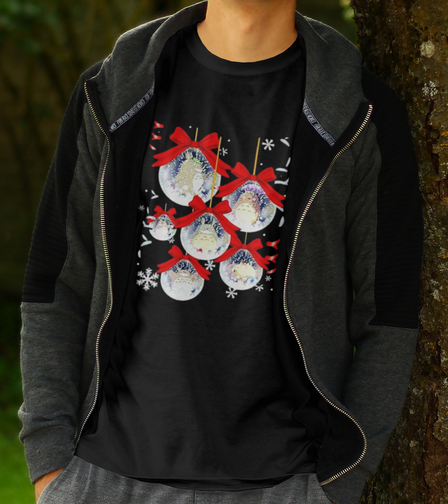Totoro Chibi Christmas Ornaments With Snowflakes And Red Bows T-Shirt