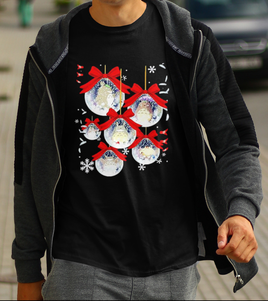 Totoro Chibi Christmas Ornaments With Snowflakes And Red Bows T-Shirt