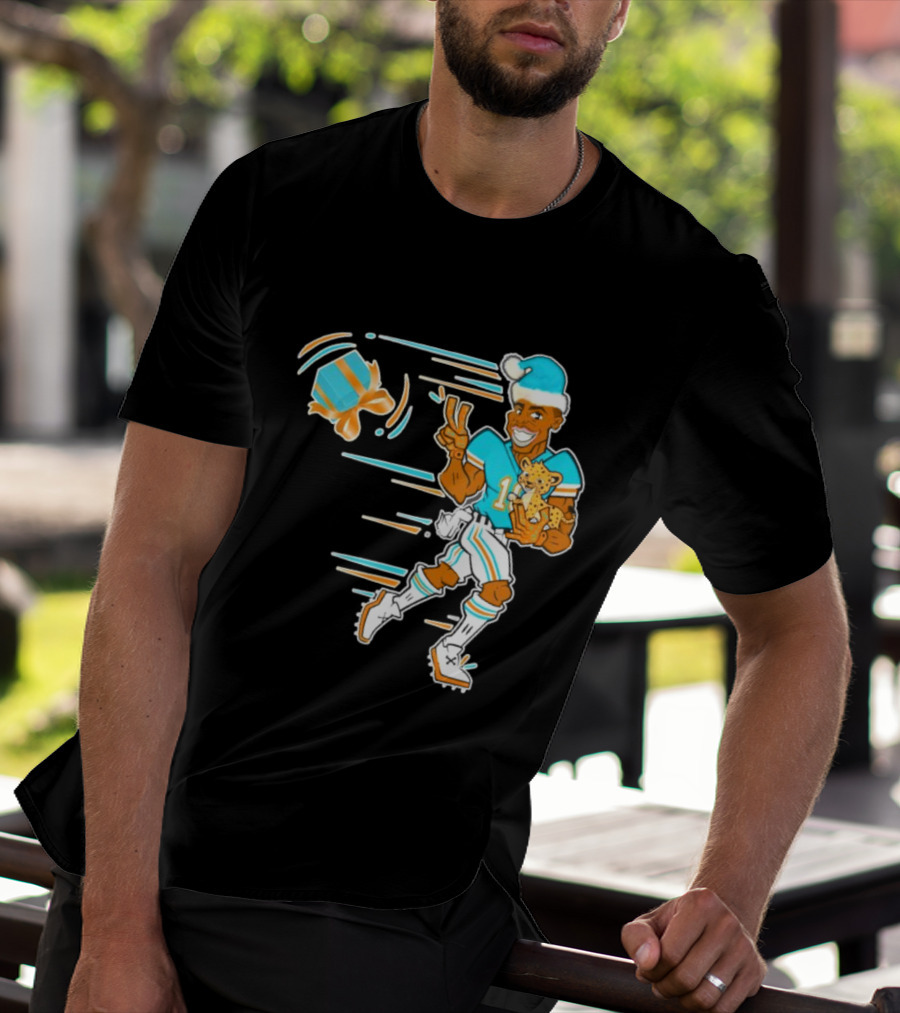 Tyreek Hill Cheetah Claus Football Holiday Player With Cheetah And Santa Hat T-Shirt