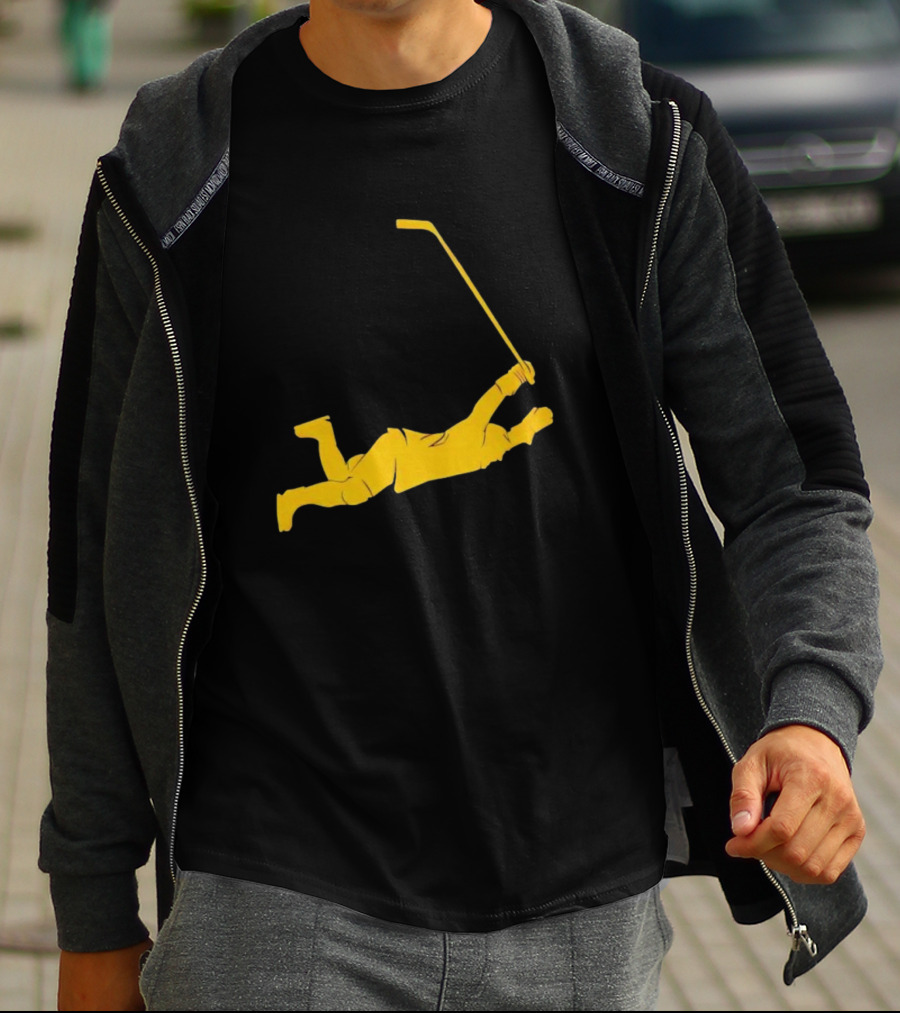 Bobby Orr Flying Hockey T-Shirt