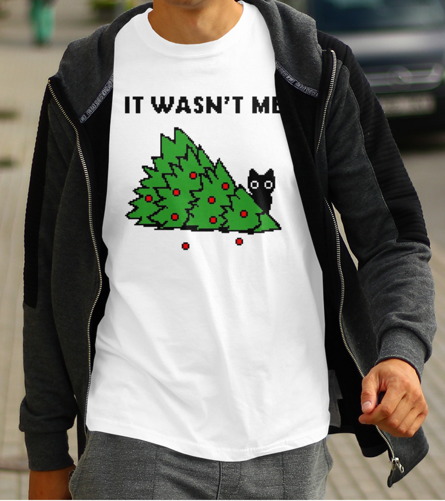 Cat Hiding Behind Christmas Tree It Wasn't Me T-Shirt