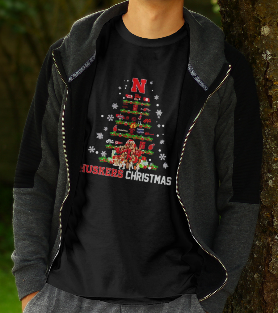 Huskers Christmas Tree With Nebraska Cornhuskers Logo And Holiday Decorations T-Shirt