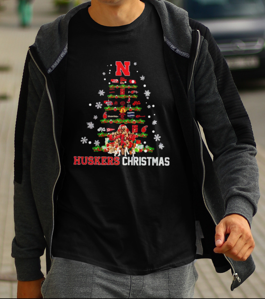Huskers Christmas Tree With Nebraska Cornhuskers Logo And Holiday Decorations T-Shirt