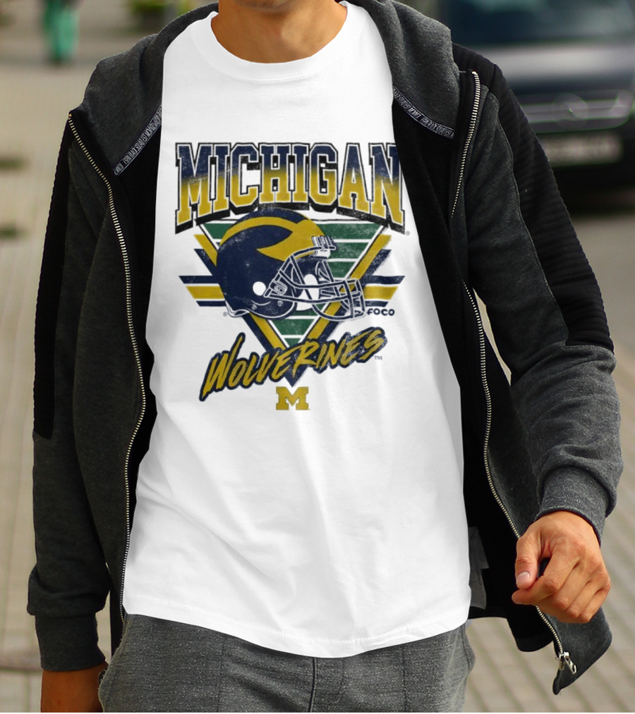 Michigan Wolverines Vintage Triangle Football Helmet M T-Shirt