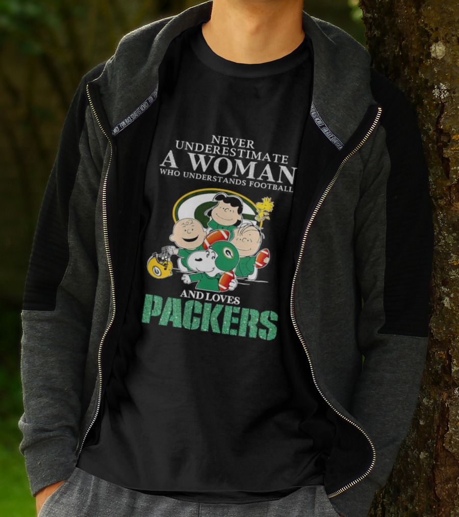 Never Underestimate A Woman Who Understands Football And Loves Packers Featuring Peanuts Characters T-Shirt