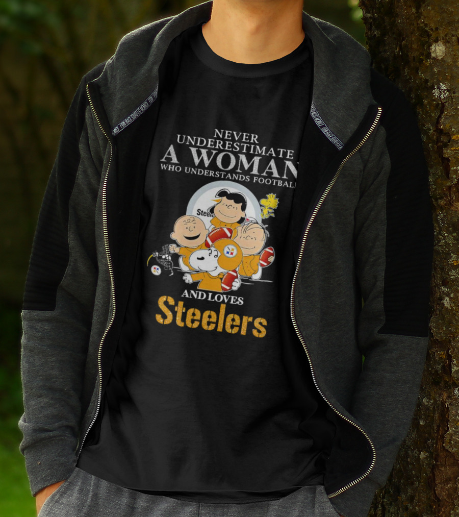 Peanuts Characters Never Underestimate A Woman Who Loves Steelers Football T-Shirt