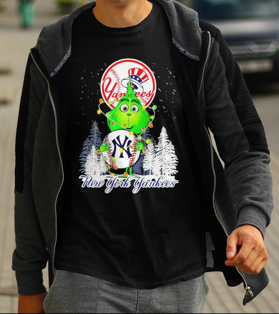 New York Yankees Grinch Christmas Hug With Baseball And Trees T-Shirt
