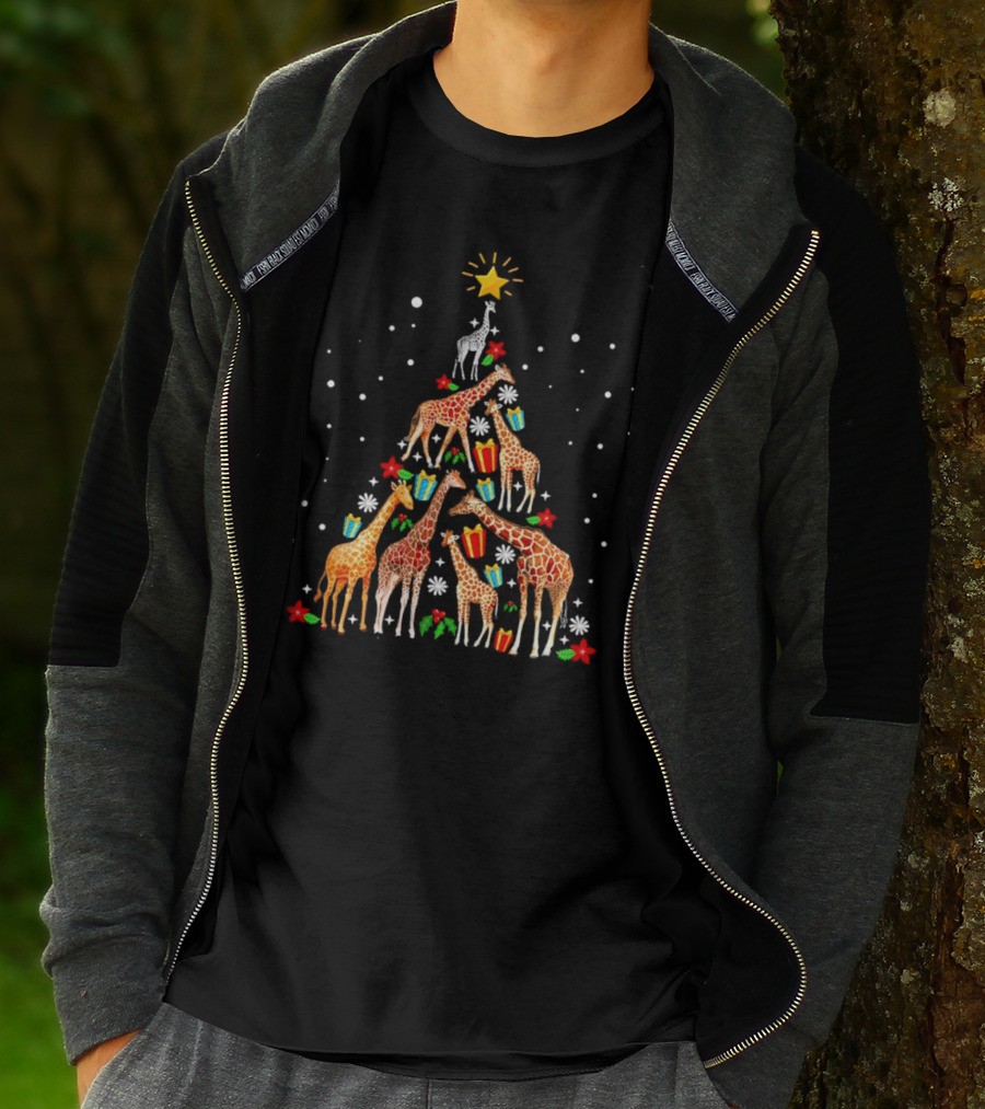 Giraffe Christmas Tree Star Presents Snowflakes T-Shirt