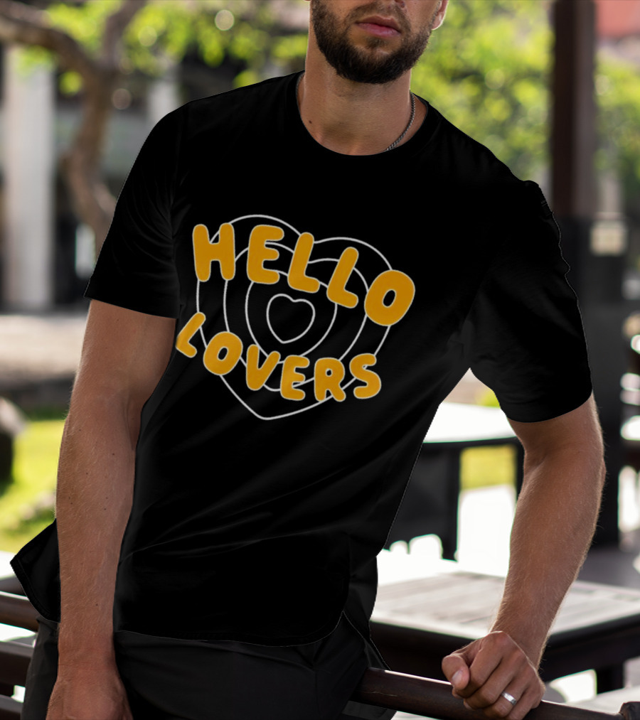 HELLO LOVERS Heart Outline T-Shirt