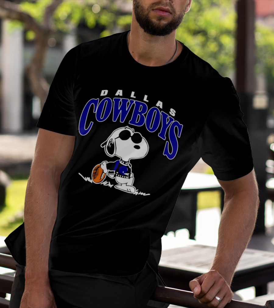 Dallas Cowboys Snoopy Football Player T-Shirt