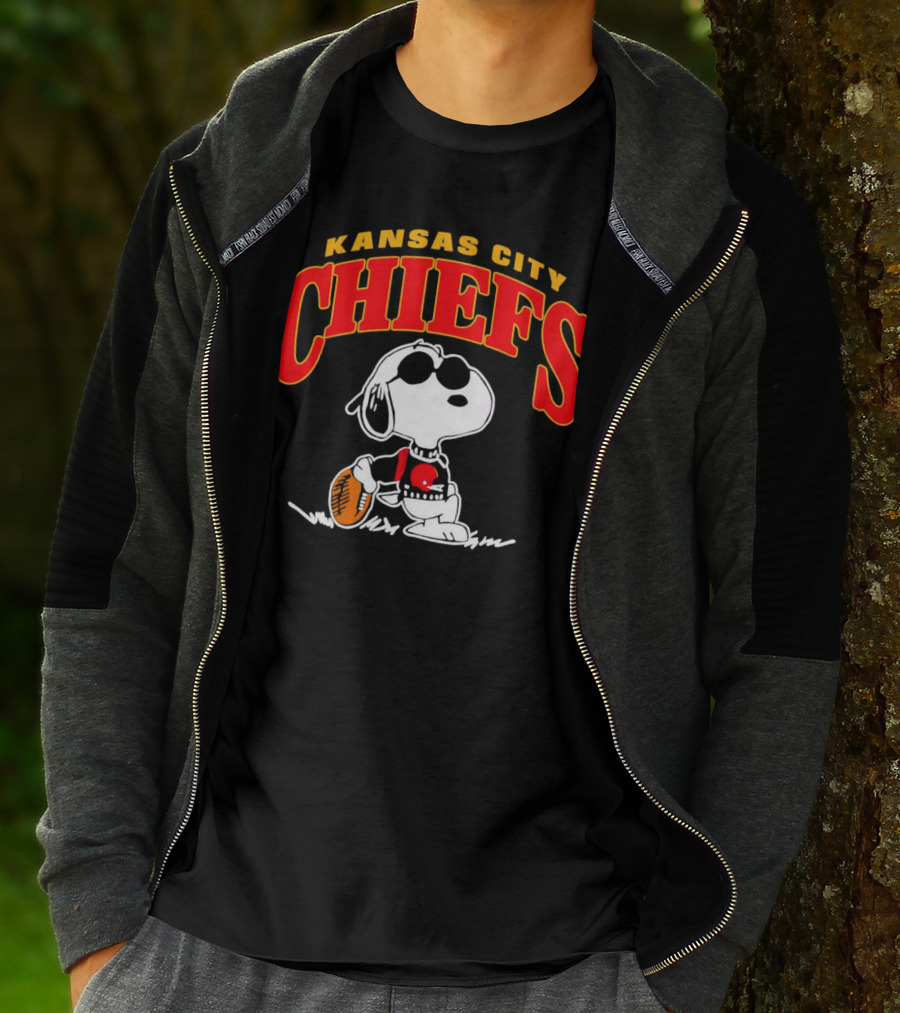 Snoopy Kansas City Chiefs Football T-Shirt