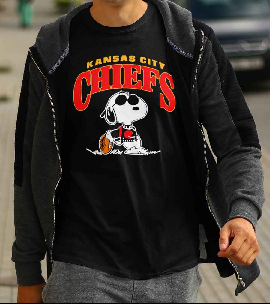 Snoopy Kansas City Chiefs Football T-Shirt