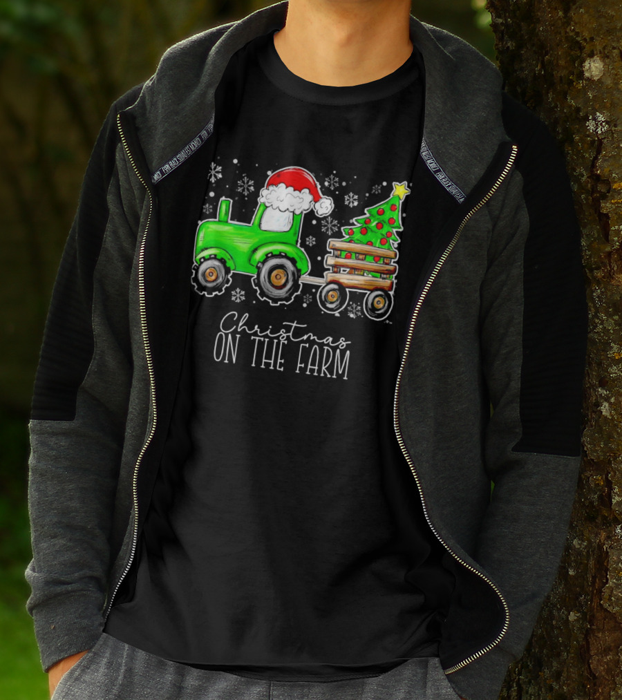 Christmas On The Farm Tractor Trailer Christmas Tree T-Shirt