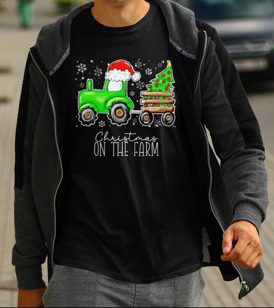 Christmas On The Farm Tractor Trailer Christmas Tree T-Shirt