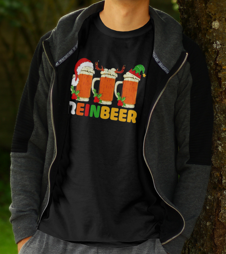Reinbeer Merry Christmas Funny Beer Mugs With Santa And Elf Hats And Reindeer Antlers T-Shirt