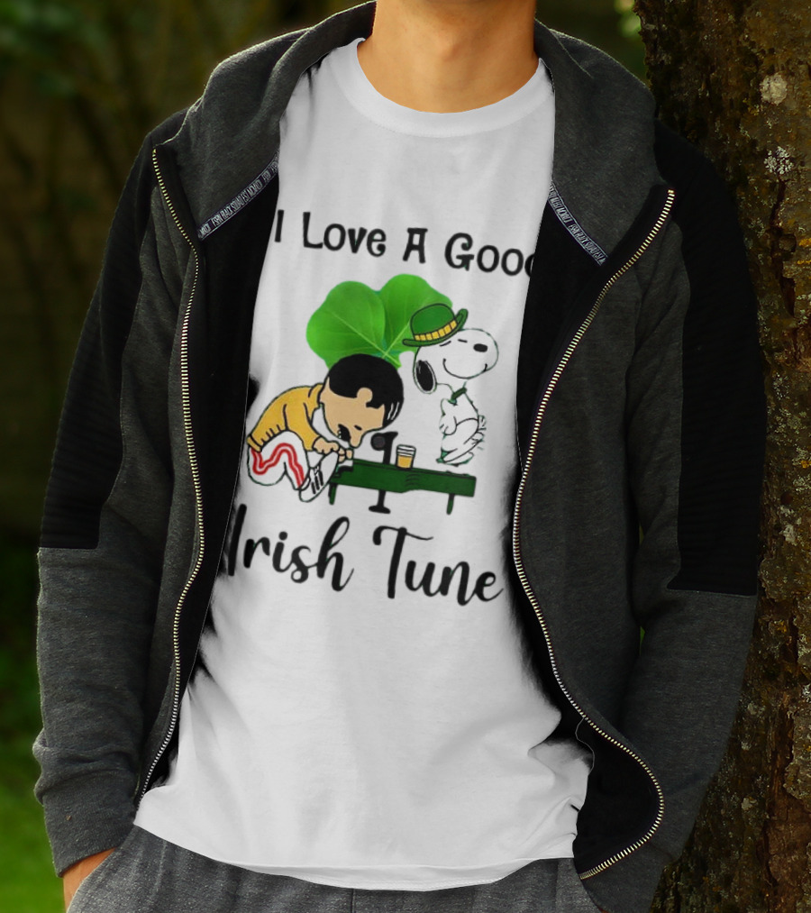 I Love A Good Irish Tune St Patrick Day Snoopy Piano Shamrock T-Shirt