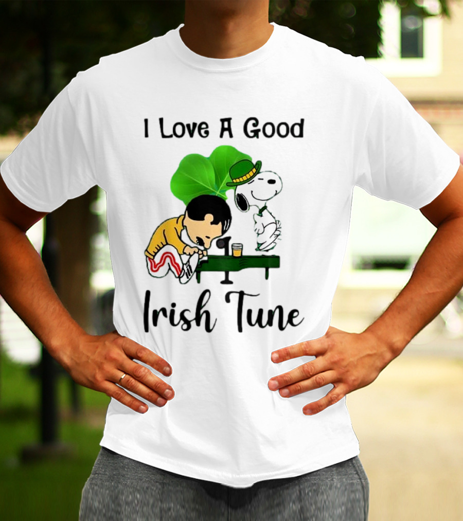 I Love A Good Irish Tune St Patrick Day Snoopy Piano Shamrock T-Shirt