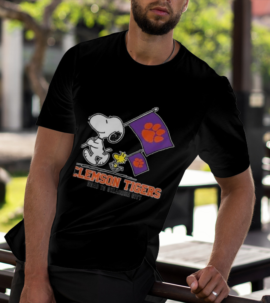 Snoopy And Woodstock Clemson Tigers Journey To Oklahoma City With Paw Flags T-Shirt