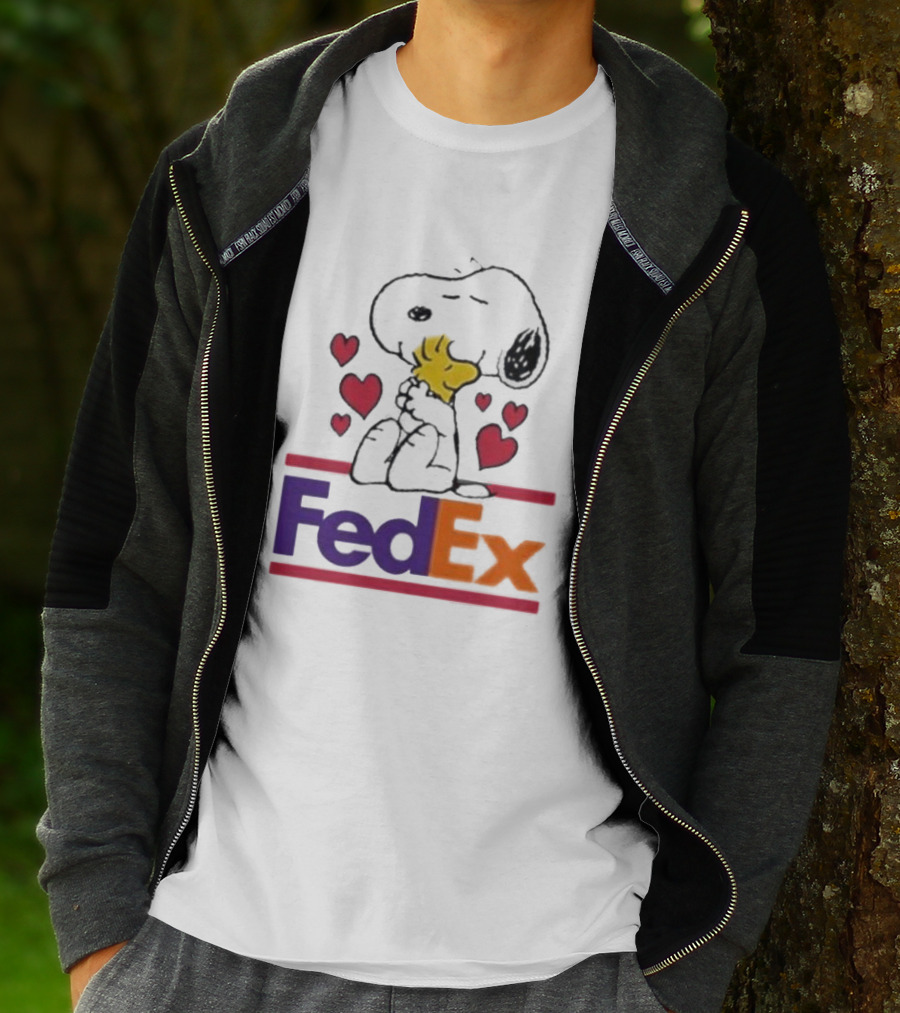 Snoopy Woodstock Hugs Hearts FedEx T-Shirt