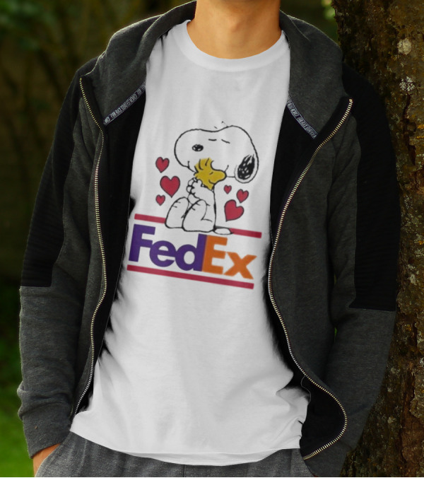 Snoopy Woodstock Hugs Hearts FedEx T-Shirt