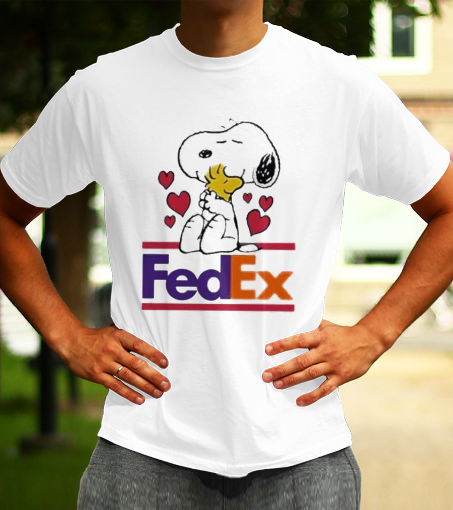 Snoopy Woodstock Hugs Hearts FedEx T-Shirt