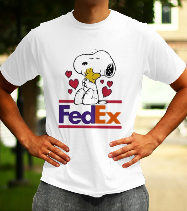 Snoopy Woodstock Hugs Hearts FedEx T-Shirt