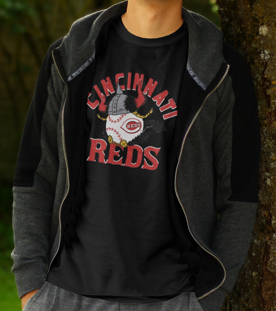 Cincinnati Reds Viking Baseball Helmet And Horns T-Shirt