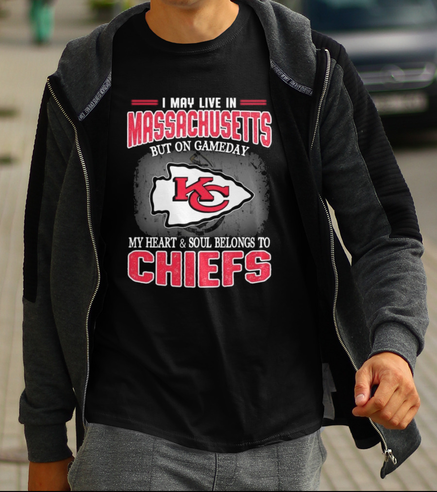 Massachusetts Resident Gameday Loyalty Kansas City Chiefs Heart And Soul T-Shirt