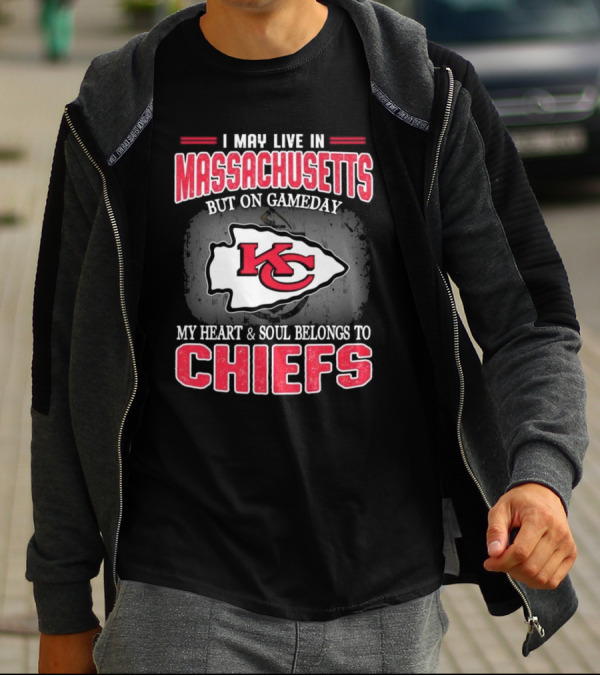 Massachusetts Resident Gameday Loyalty Kansas City Chiefs Heart And Soul T-Shirt