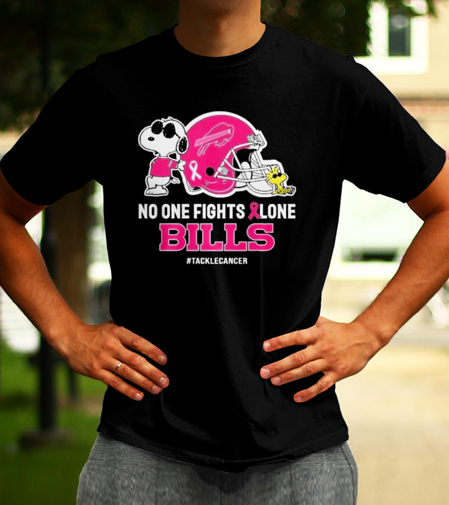 Snoopy And Woodstock No One Fights Alone Buffalo Bills #TackleCancer T-Shirt