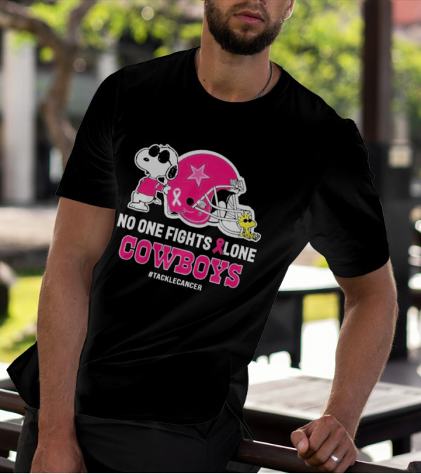 Snoopy And Woodstock No One Fights Alone Cowboys #TackleCancer T-Shirt