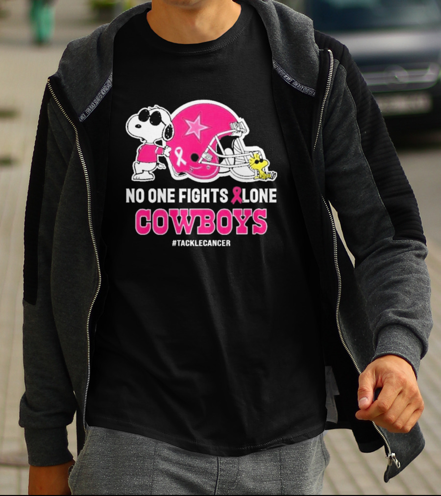 Snoopy And Woodstock No One Fights Alone Cowboys #TackleCancer T-Shirt
