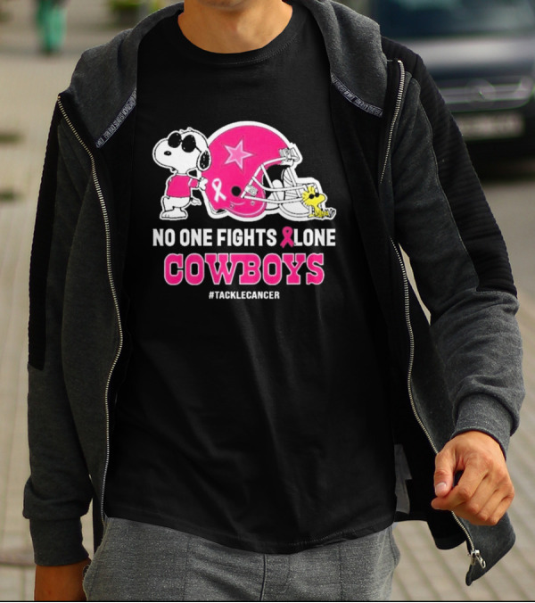 Snoopy And Woodstock No One Fights Alone Cowboys #TackleCancer T-Shirt