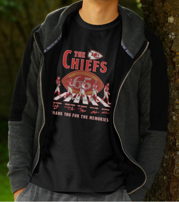 The Kansas City Chiefs 65 Years Thank You For The Memories Patrick Mahomes Derrick Thomas Tony Gonzalez Willie Lanier Len Dawson Abbey Road Signatures T-Shirt