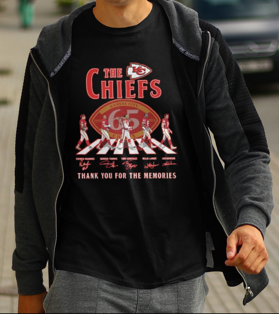The Kansas City Chiefs 65 Years Thank You For The Memories Patrick Mahomes Derrick Thomas Tony Gonzalez Willie Lanier Len Dawson Abbey Road Signatures T-Shirt