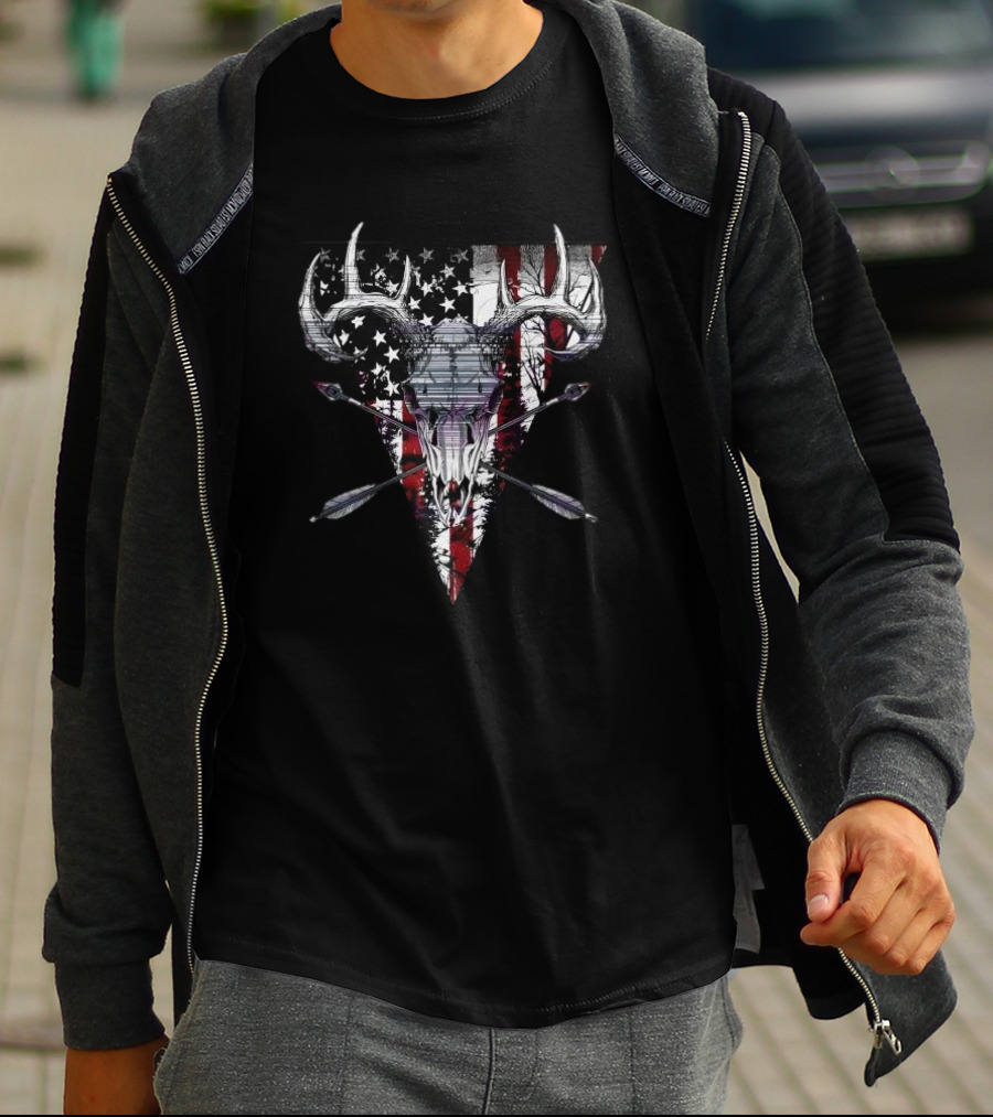 Retro Howitzer Deer Skull With Arrows And American Flag Background T-Shirt