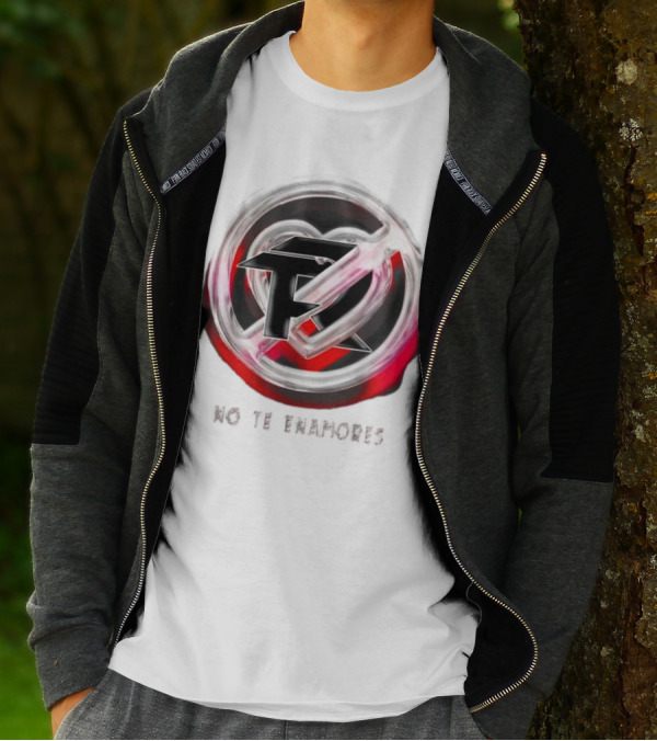 No Te Enamores Fuerza Logo Heart T-Shirt