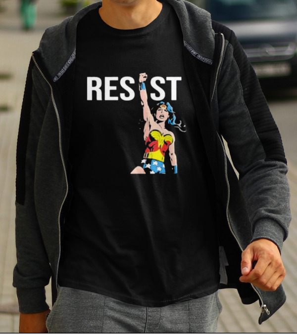 Wonder Woman Resist Power Iconic Fist Uplift T-Shirt
