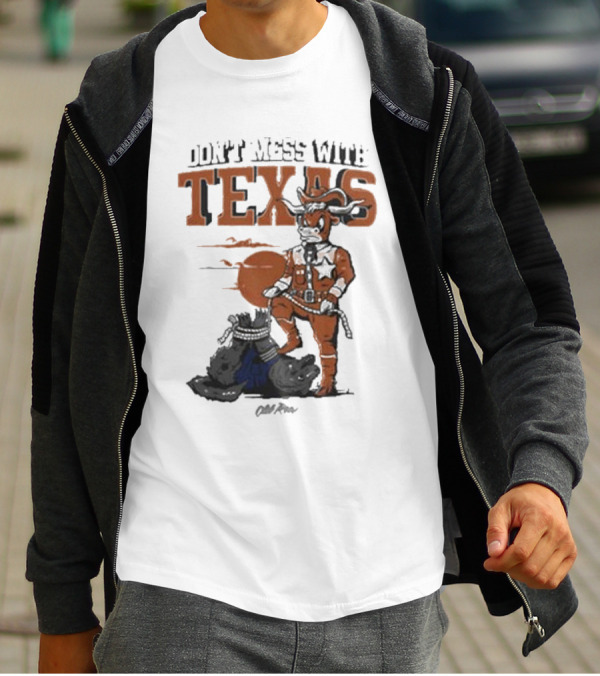Don’t Mess With Texas Football Cowboy Stomping An Opponent T-Shirt