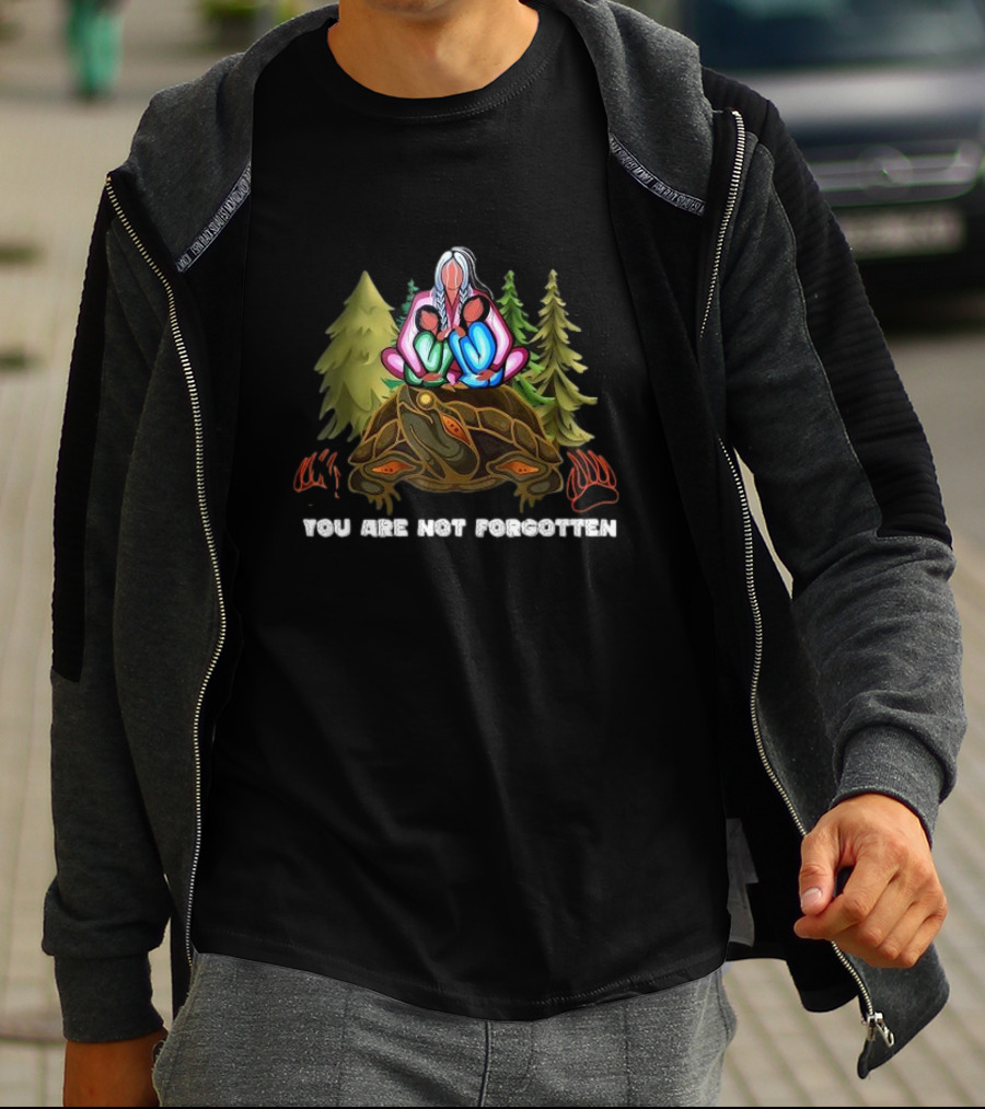 You Are Not Forgotten Native American Women MMIW Awareness Turtle And Tree Symbolism T-Shirt