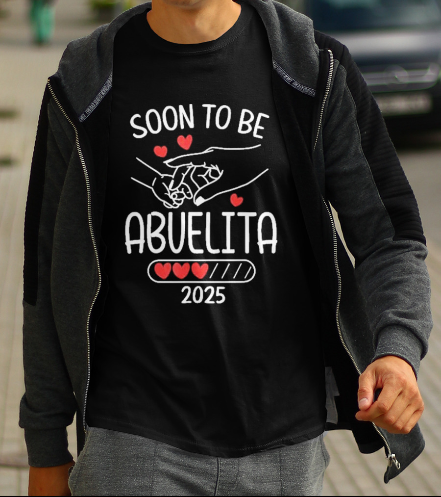 Soon To Be Abuelita 2025 Loading Family Matching T-Shirt